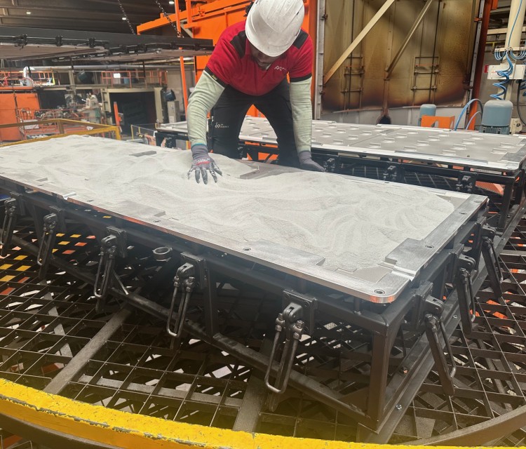 Opbouw pakket van mobiel sanitair (toiletten en lavabo’s) by Rotech